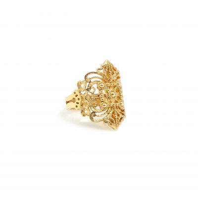Ancient Greek - A gold plated silver ring with hand-carved details that will bring you close to the ancient world. A jewel that will surely make you stand out!

Material: Gold plated silver 925