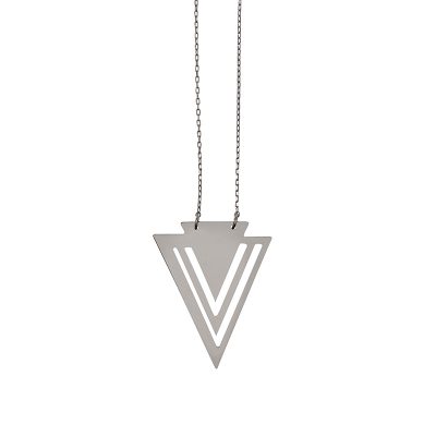 Hope triangle - Long necklace, perfectly geometric with white metal triangles turned upside down dipped in gold or black gold.

Material: White metal dipped in gold or black gold
