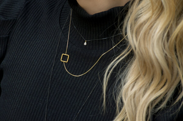 Sideways Necklace Gold - 